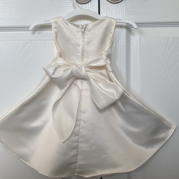Off White Satin Dress - Picture 9 of 12